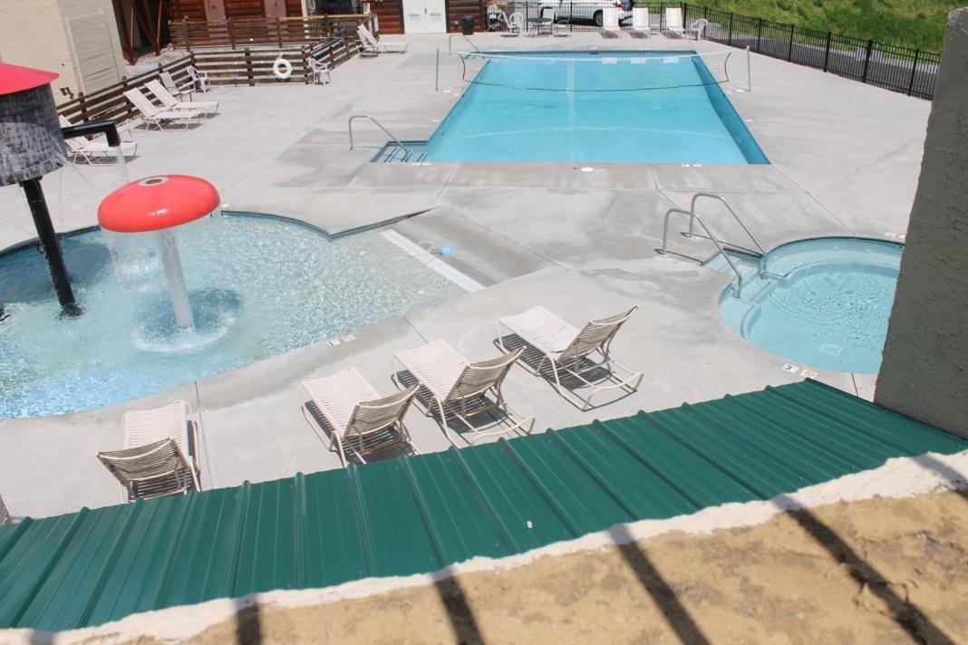 Mountain View Family Cabin W Game Room & Pool Sevierville Exterior foto